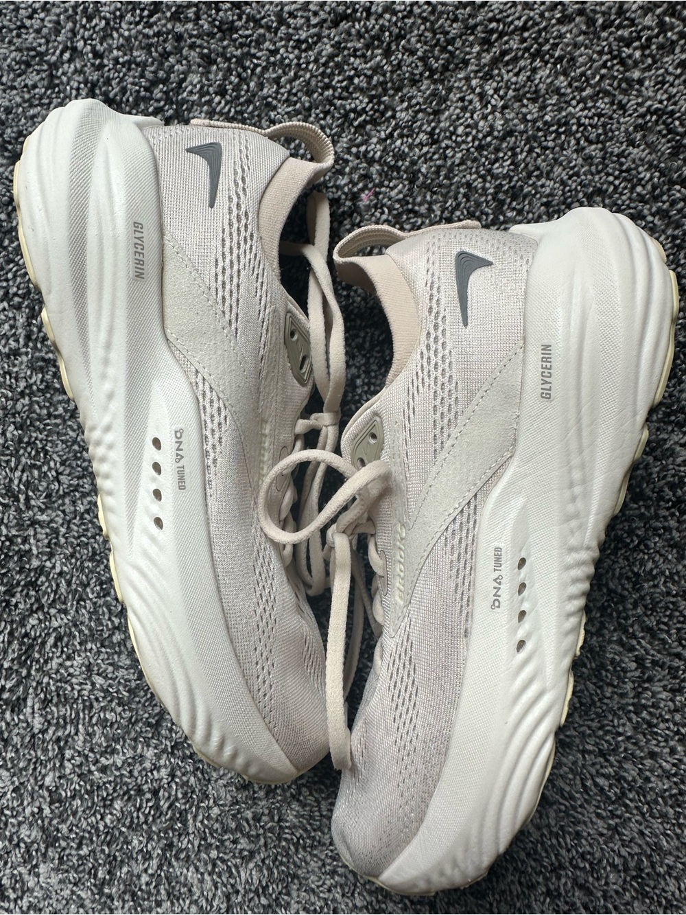 BROOKS Glycerin 22 Almond Peach Running Walking Gym Shoes Women's Size 8.5